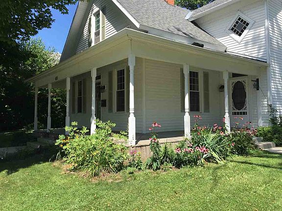 4th image of 401 N Mill St