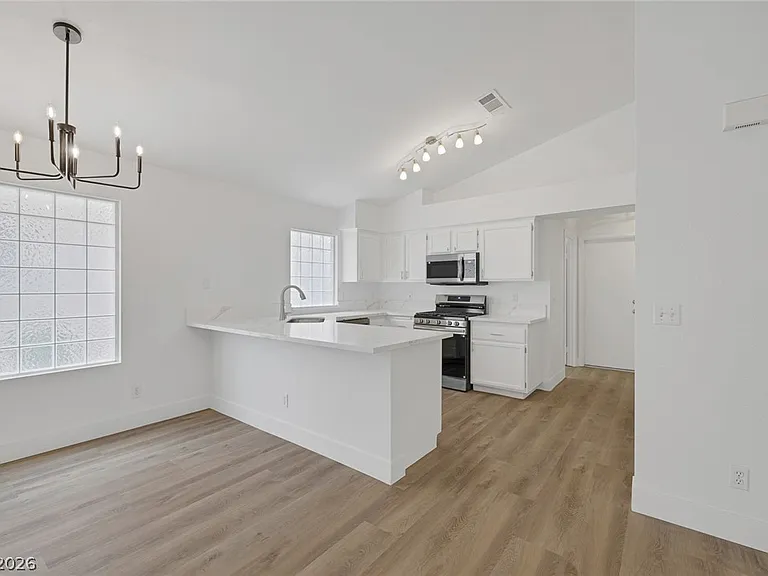 8249 Peaceful Canyon Dr — Photo 6