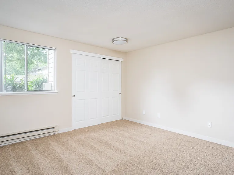 Amber Court Apartments — Photo 21