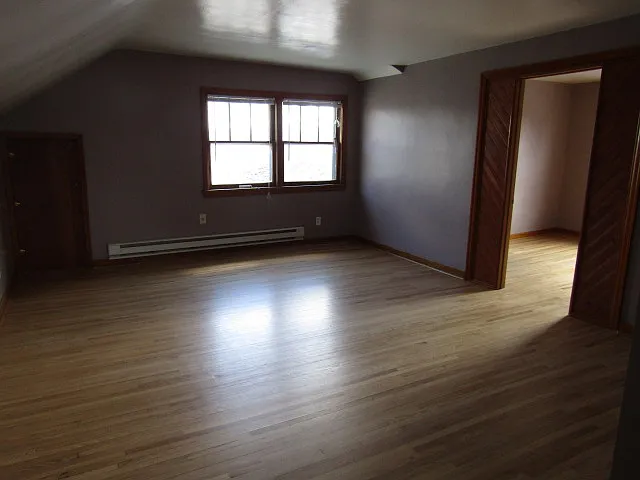 2 bed, 900 sqft, $950 — Photo 3