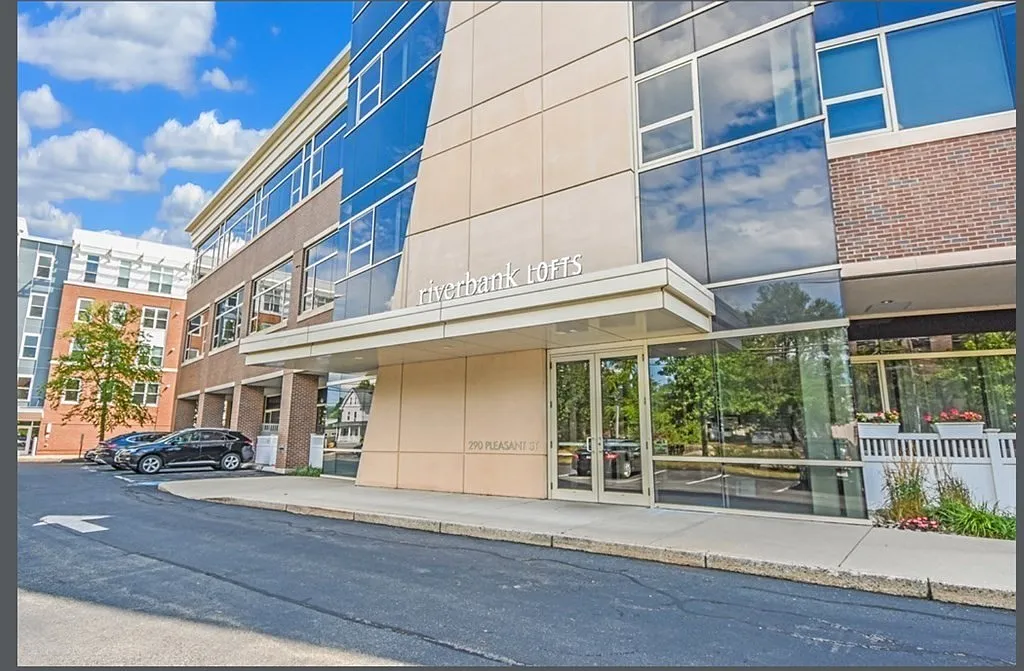 1 bed, 1.0 bath, 857 sqft, $2,900 — Photo 1