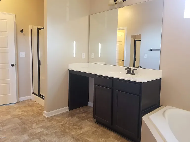 411 Cyrus Thompson Dr — Photo 12