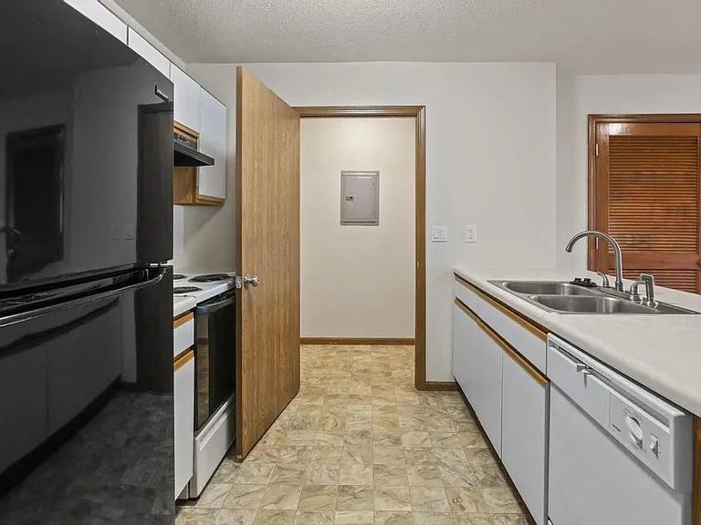 2213 Rockwood Dr — Photo 58