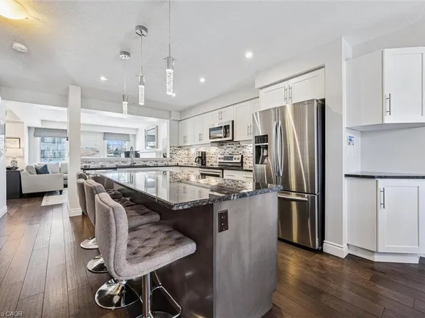 635 Saginaw Pkwy #54, Cambridge, ON N1T 0C1