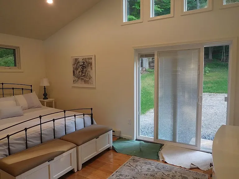 1422 Thornton Heights Rd — Photo 4