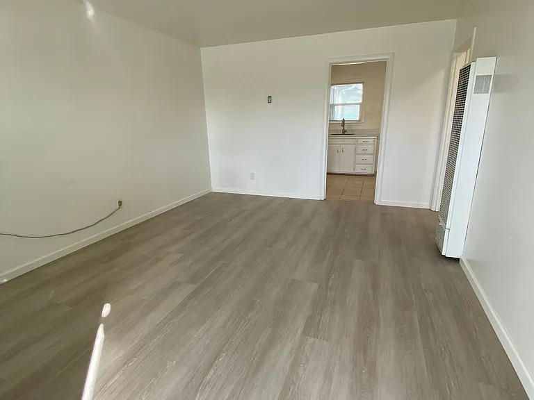 1140 Broadway St — Photo 4