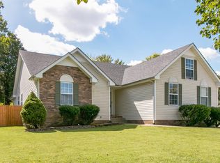 708 Meadowgate Ln, Clarksville, TN 37040
