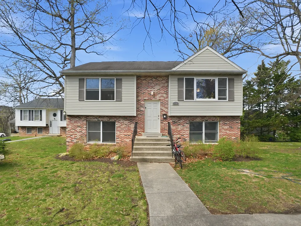 8306 48th Ave