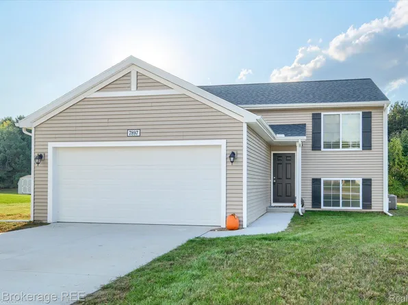 7897 Sierra Dr, Belding, MI 48809