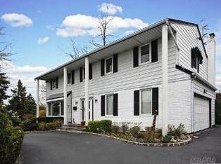 123 Interstate Highway U Willets Rd, Roslyn, NY 11576