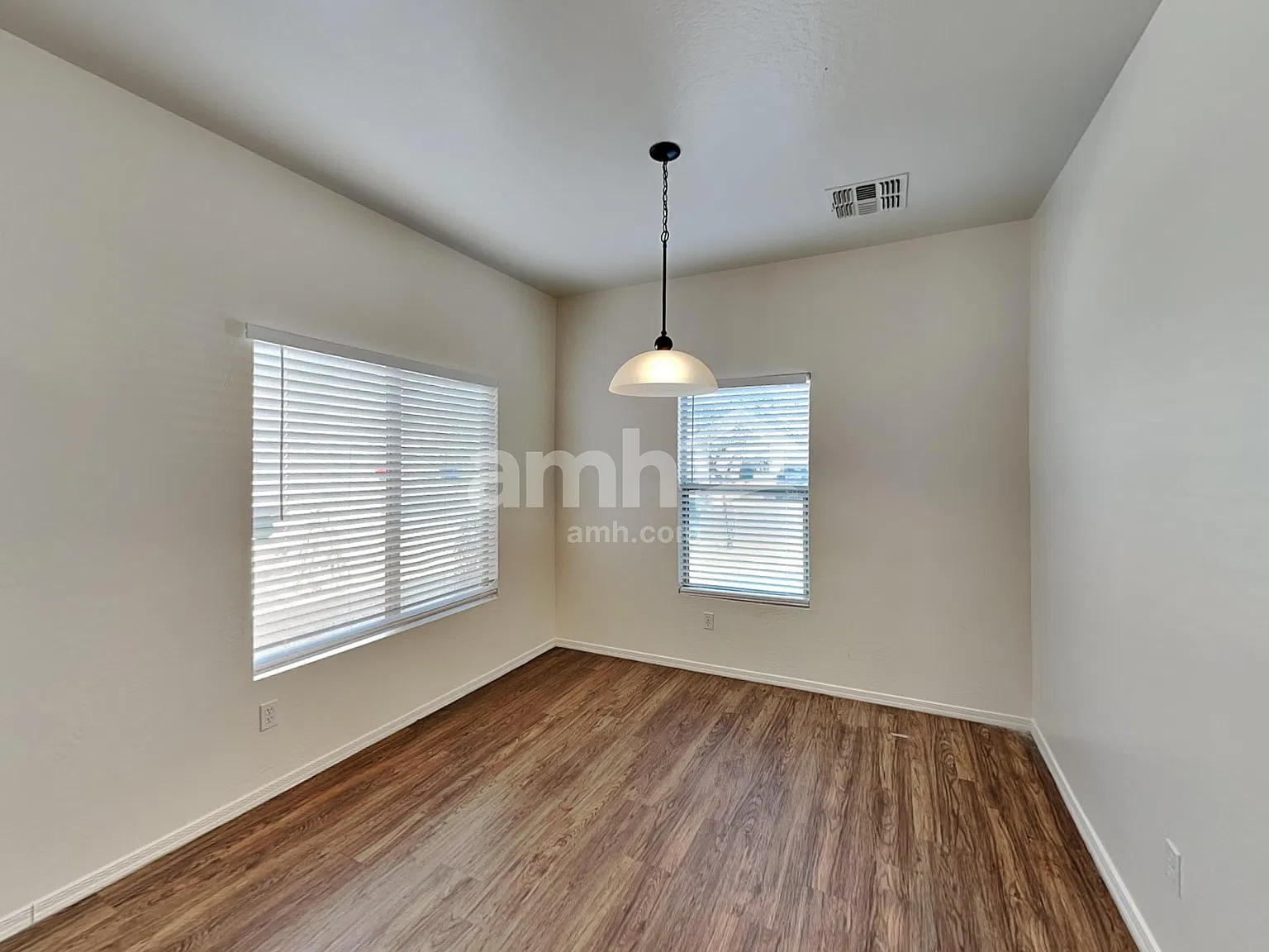 3 bed, 2.0 bath, 1802 sqft, $2,035 — Photo 4