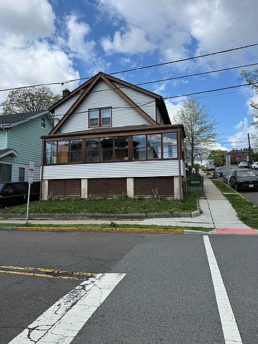 341 Dewitt Ave #1 Photo 1