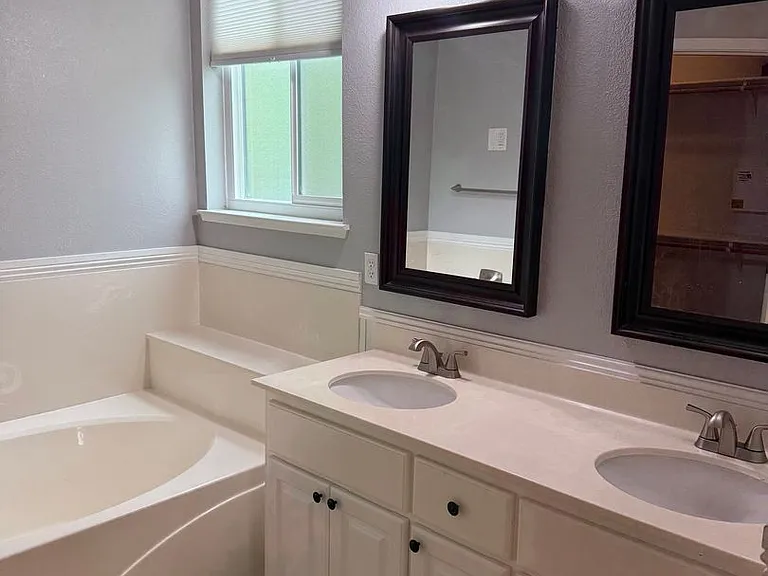 108 Robinson Ct — Photo 22