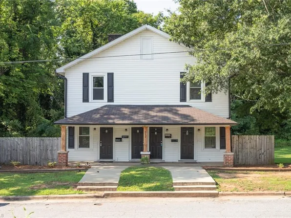 211 W Murphy St, Madison, NC 27025