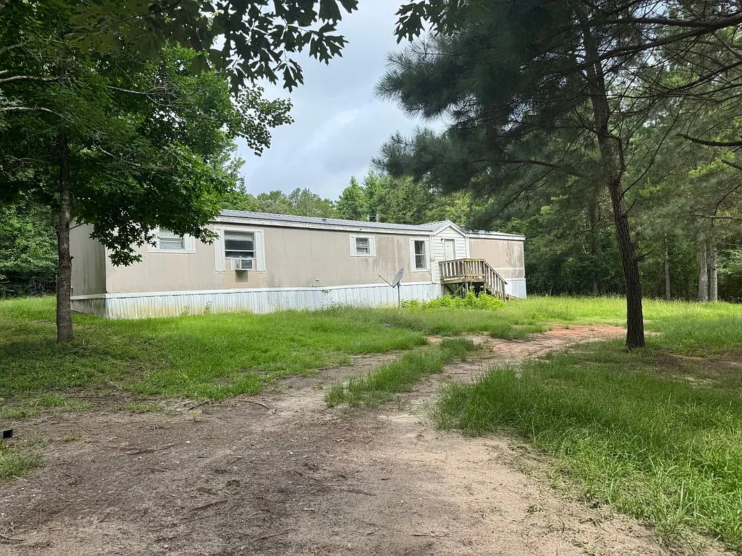 Studio, 1.0 bath, 1280 sqft, $875 — Photo 4