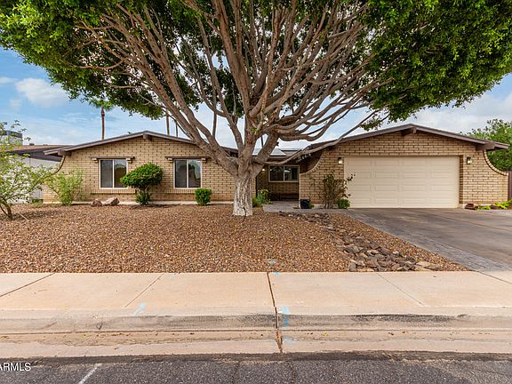 3rd image of 2414 W Pecos Avenue