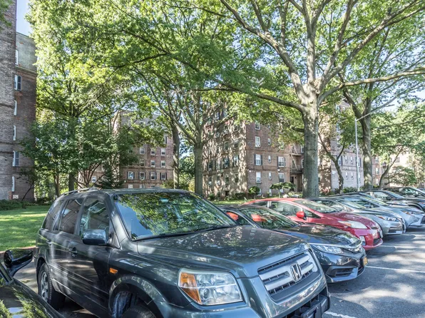 51-28 30th Avenue image 15 of 21