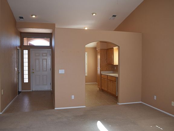 4th image of 1395 E Crestview Dr