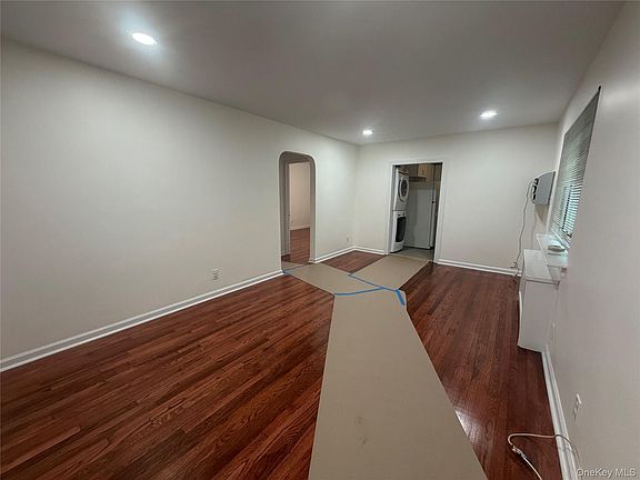 5th image of 7231 Little Neck Pkwy Floor 2