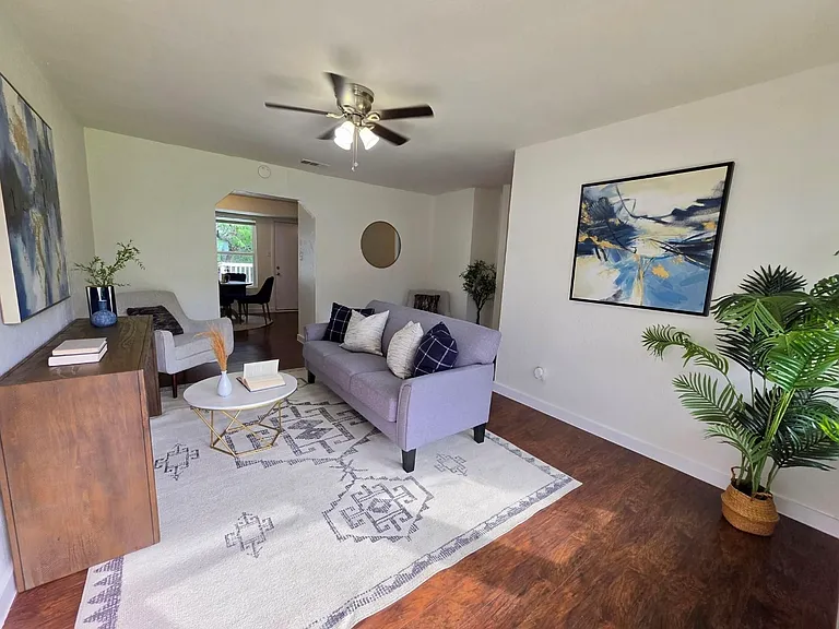 6919 Shannon Dr — Photo 4