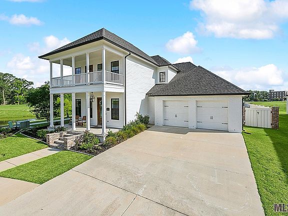 2nd image of 1103 Ambassador Cir
