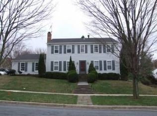 1 Sky Ridge Ct, Potomac, MD 20854