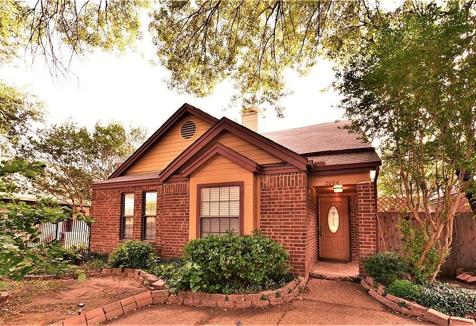 1st image of 2004 Feather Ln