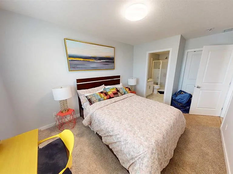 10101 101st Ave #401 — Photo 7