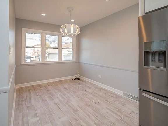 5th image of 3025 N Nashville Ave