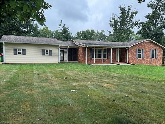 5th image of 503 Hampton Dr