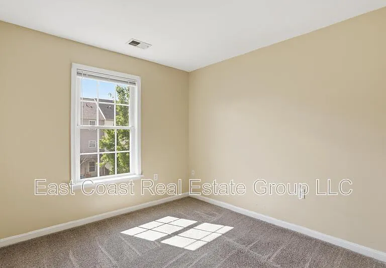 24 Mabel Ln — Photo 19