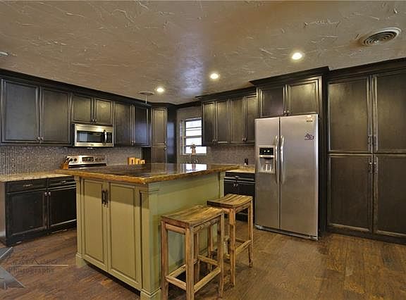 5th image of 25 Cobblestone Ln