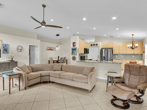 4th image of 7332 Tonga Court
