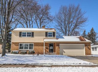 1637 S Driscoll St, Appleton, WI 54914