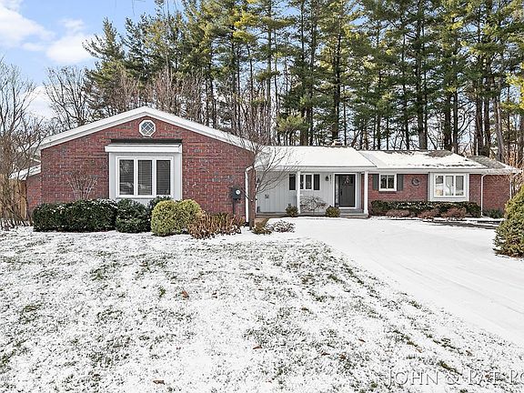 2nd image of 6871 Pinebrook Dr