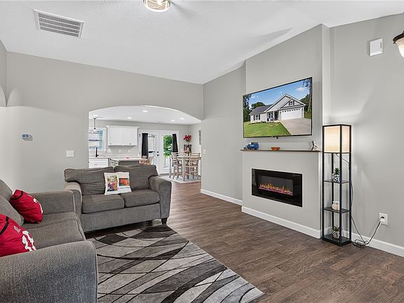 5th image of 115 Norbert Ln