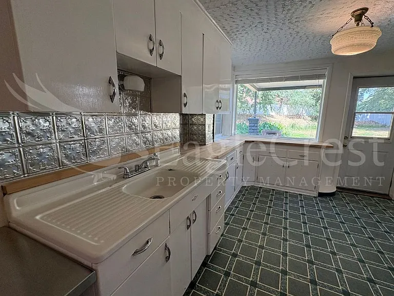 603 E Cherry St — Photo 14