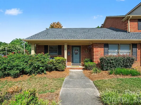 8427 Coulwood Oak Ln, Charlotte, NC 28214