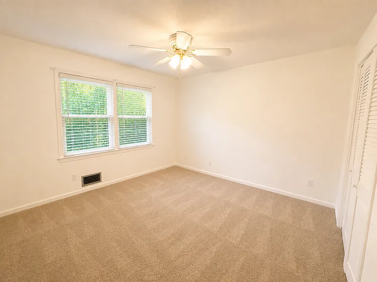 1690 Manhasset Dr — Photo 15