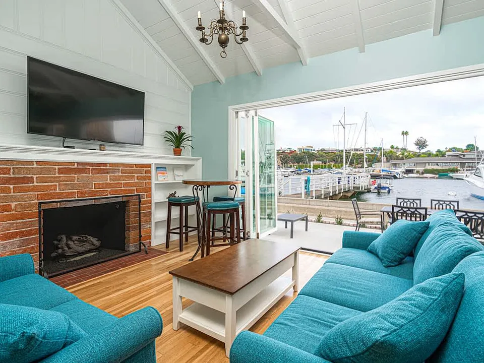 E Bay Front