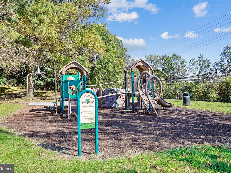 845 King Farm Blvd — Photo 116