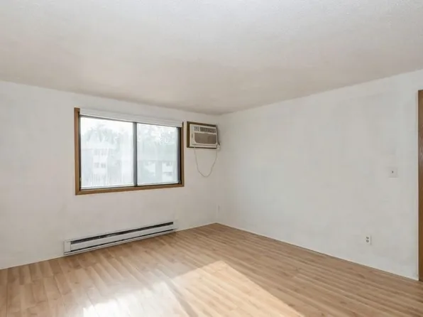 902 Benton Dr APT 22, Iowa City, IA 52246