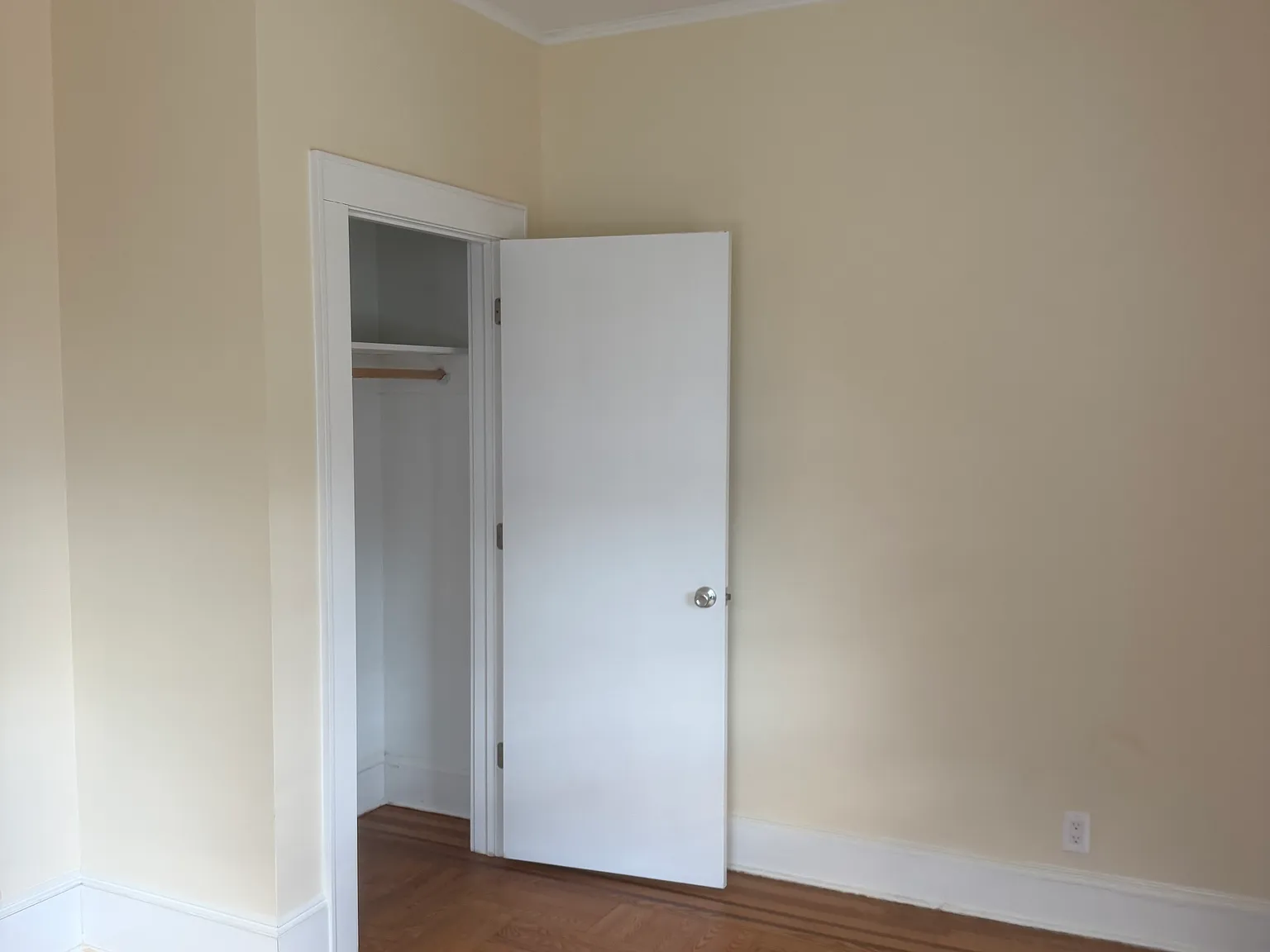 2 bed, 1000 sqft, $2,495 — Photo 2