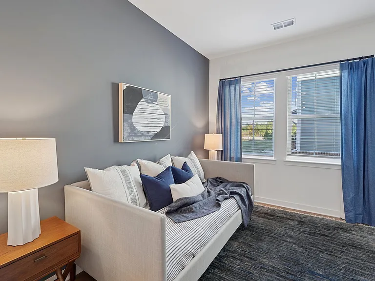 Hamlet Watkins Centre - Homes & Townhomes for Rent — Photo 51