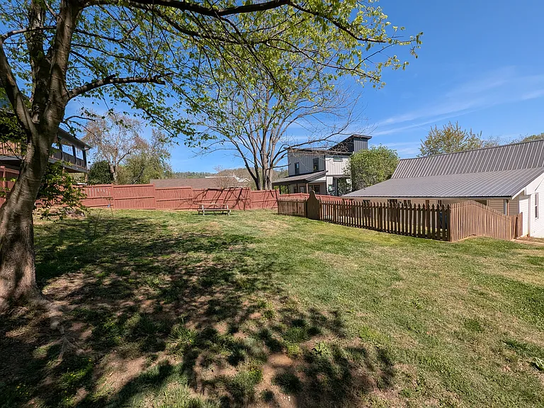 30 Woodrow Ave — Photo 23