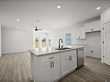 5 bed, 2029 sqft, $2,800 — Photo 3