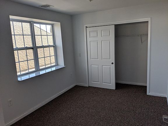 3rd image of 127 E Main St APT 202