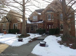 13507 Westbrook Rd, Plymouth, MI 48170