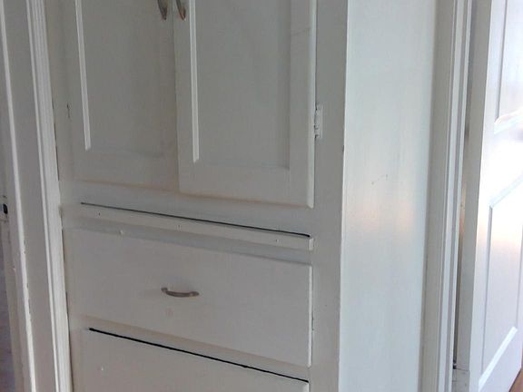 3rd image of 533 W 111th St