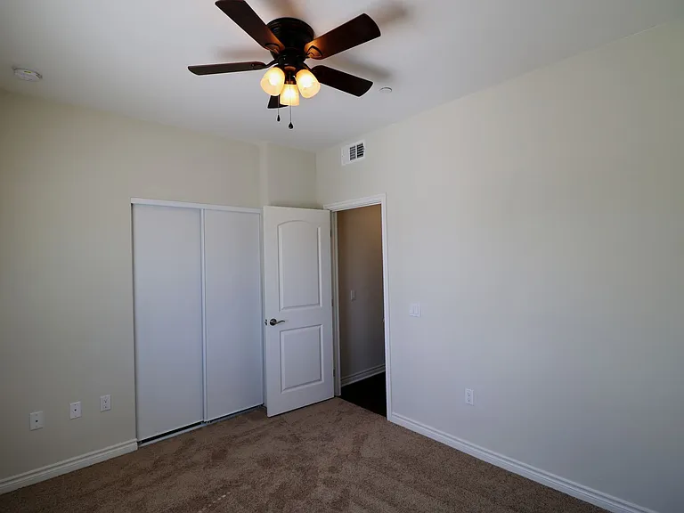 Santa Barbara Luxury Apartment Homes — Photo 23